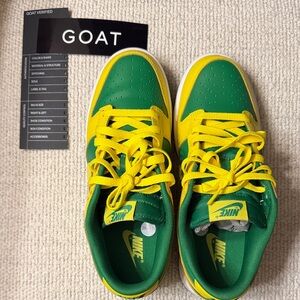 Nike Brazil Low Top Sneakers in Green & Yellow Colorway